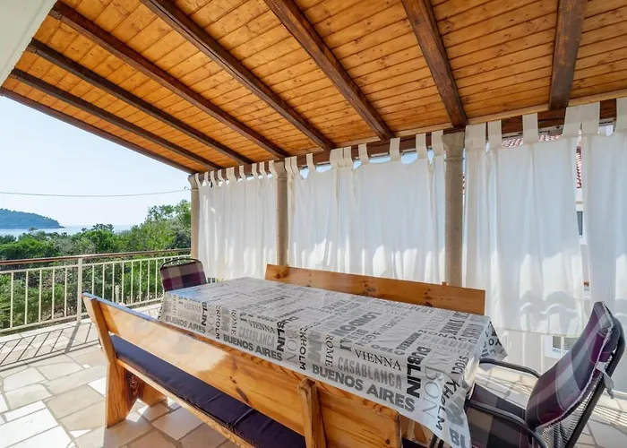 Сasa de vacaciones Seaside Family Friendly House With A Swimming Pool Brna - Vinacac, Korcula - 9266 *