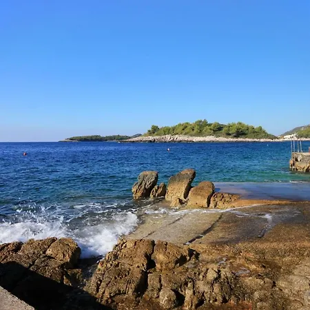 Дом отдыха Seaside Family Friendly House With A Swimming Pool Brna - Vinacac, Korcula - 9266 Прижба