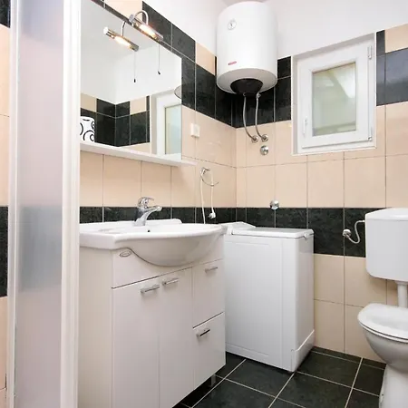 Seaside Family Friendly House With A Swimming Pool Brna - Vinacac, Korcula - 9266 Vakantiehuis *