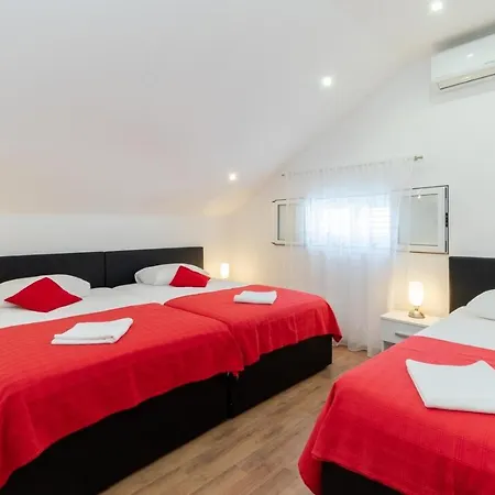 Vakantiehuis Seaside Family Friendly House With A Swimming Pool Brna - Vinacac, Korcula - 9266 *