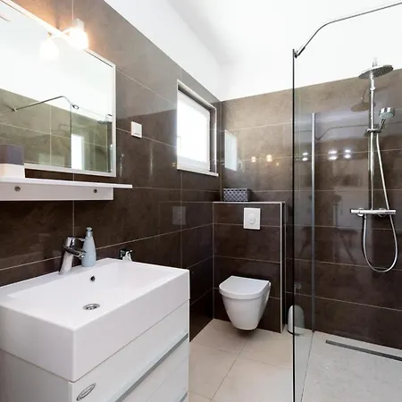 Seaside Family Friendly House With A Swimming Pool Brna - Vinacac, Korcula - 9266 Vakantiehuis