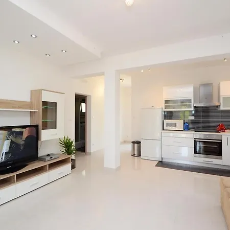 Seaside Family Friendly House With A Swimming Pool Brna - Vinacac, Korcula - 9266 Дом отдыха