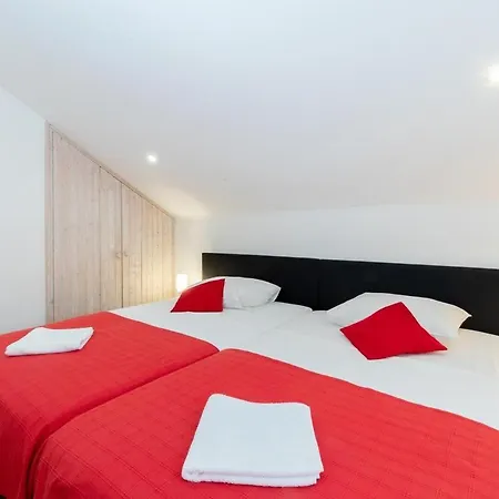 Дом отдыха Seaside Family Friendly House With A Swimming Pool Brna - Vinacac, Korcula - 9266