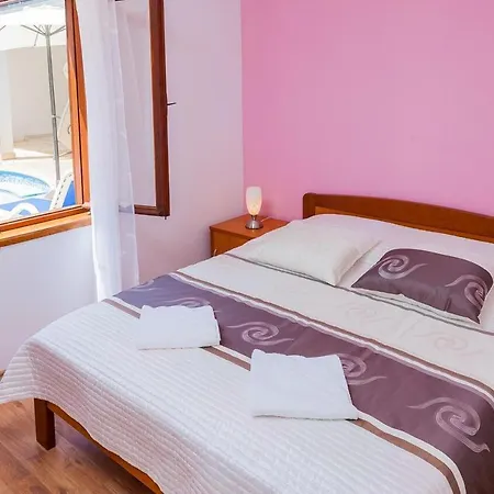 Дом отдыха Seaside Family Friendly House With A Swimming Pool Brna - Vinacac, Korcula - 9266 Прижба