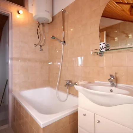 Seaside Family Friendly House With A Swimming Pool Brna - Vinacac, Korcula - 9266 Прижба