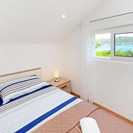 Seaside Family Friendly House With A Swimming Pool Brna - Vinacac, Korcula - 9266 * Прижба