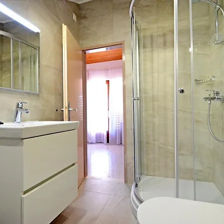 Дом отдыха Seaside Family Friendly House With A Swimming Pool Brna - Vinacac, Korcula - 9266 Прижба