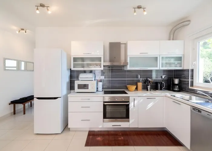 Casa de Férias Seaside Family Friendly House With A Swimming Pool Brna - Vinacac, Korcula - 9266 *