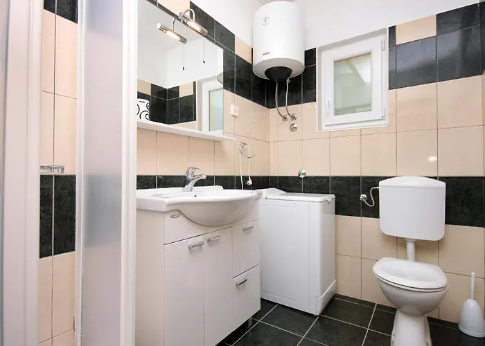 Seaside Family Friendly House With A Swimming Pool Brna - Vinacac, Korcula - 9266 Casa de Férias *