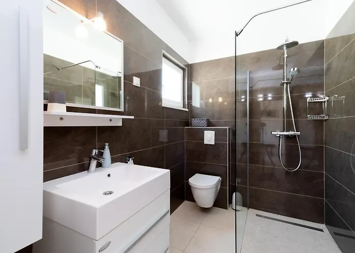 Seaside Family Friendly House With A Swimming Pool Brna - Vinacac, Korcula - 9266 Casa de Férias