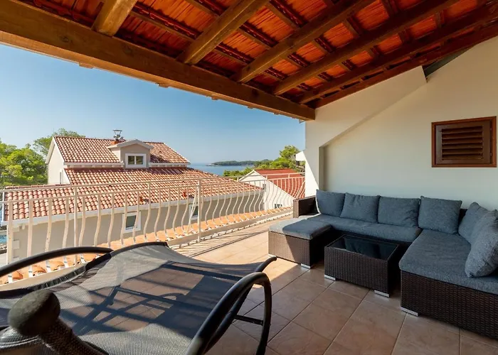 Seaside Family Friendly House With A Swimming Pool Brna - Vinacac, Korcula - 9266 Prázdninový dům *