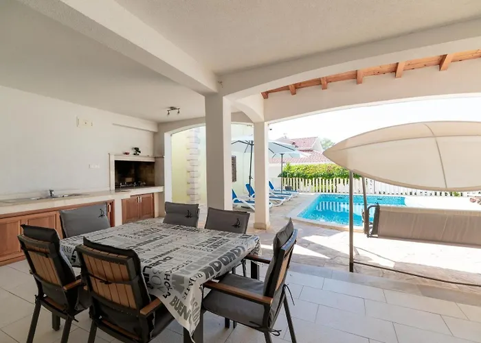 Casa de Férias Seaside Family Friendly House With A Swimming Pool Brna - Vinacac, Korcula - 9266 Prizba